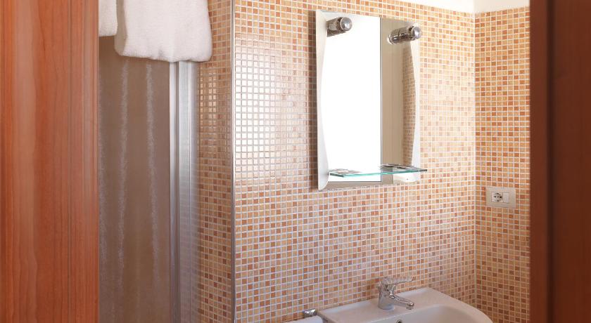 Hotel Arco Romana