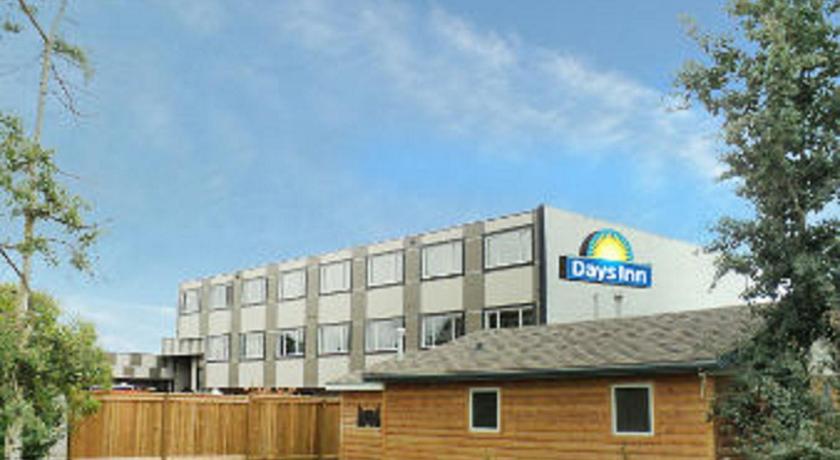 Days Inn by Wyndham Sylvan Lake