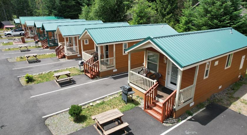 Packwood Lodge & Cabins