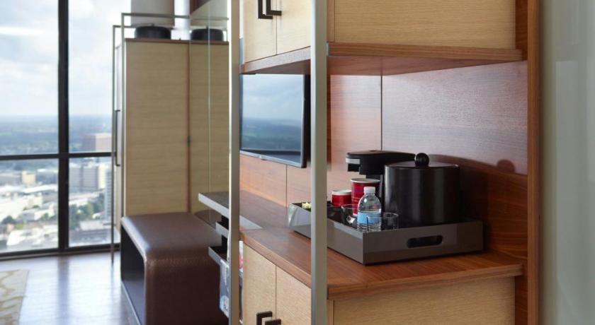 Image of Concierge Level Room - Concierge Lounge Access/Hearing Accessible 6