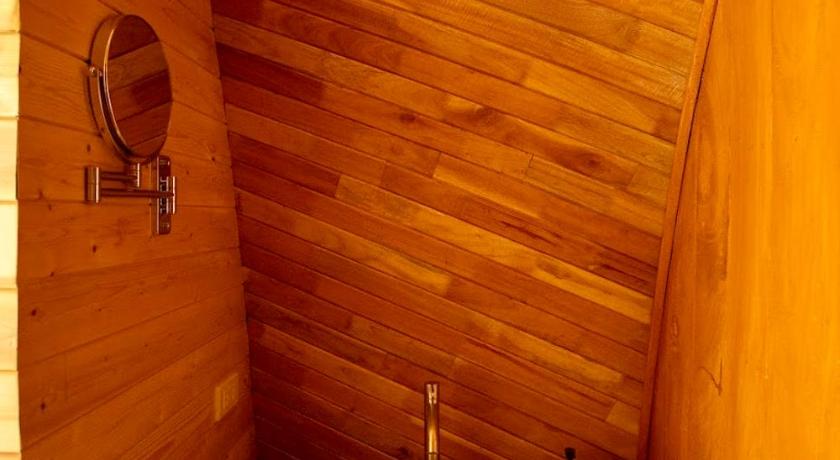 Image of Deluxe Room with Bathtub 17
