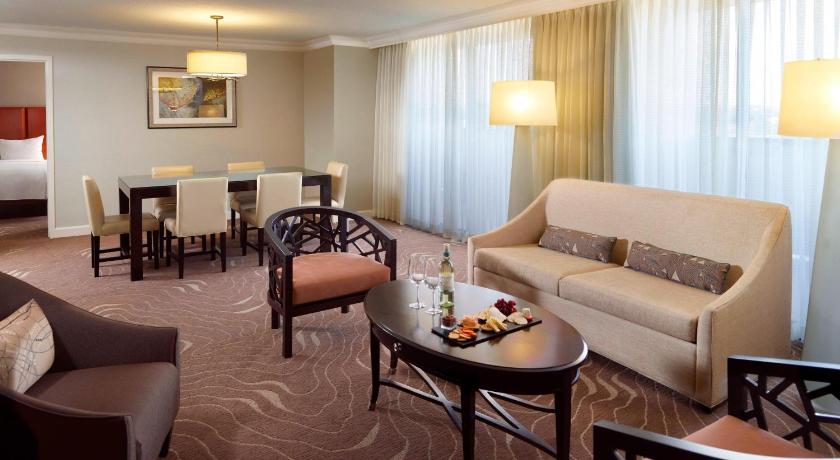 애틀랜타 (GA) Atlanta Marriott Northwest at Galleria 4성급 호텔 스위트룸