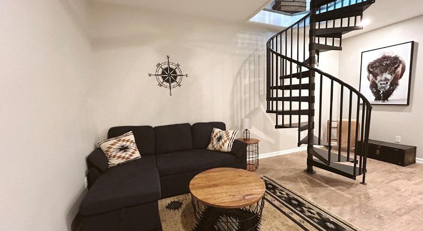 East Flat Rock The Coop NEW A-frame Hot Tub, Fire Pit, Loft 4-Star Accommodation suite
