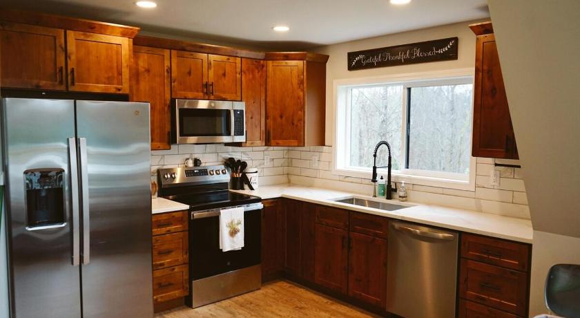 East Flat Rock The Coop NEW A-frame Hot Tub, Fire Pit, Loft 4-Star Accommodation lobby