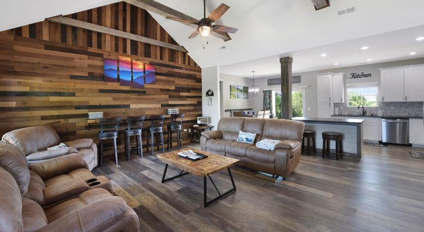 塞维尔维尔 H2Oasis Incredible Pool Retreat With Mountains Views! 5星级 住宿 外观