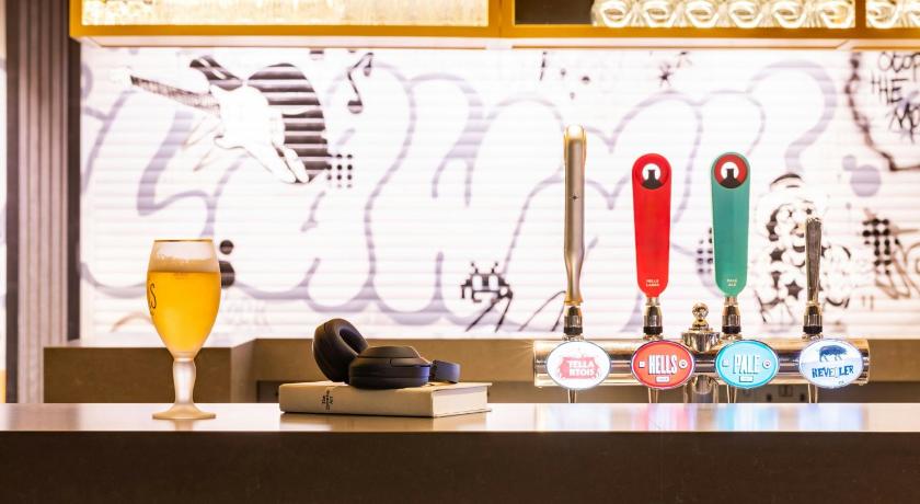 プリマス Moxy Plymouth 3つ星 ホテル スイート