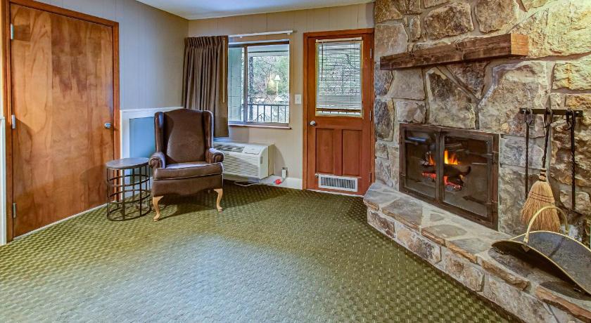 Image of Honeymoon Suite 7