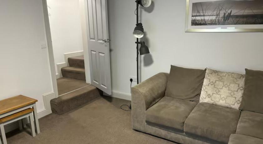 Unique, Large 2 bedroom Flat