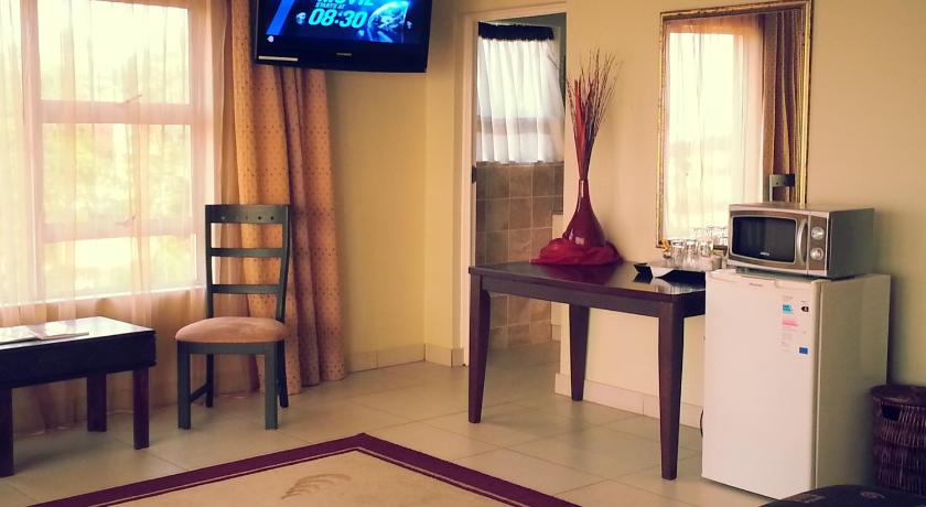 Image of Queen Suite with Spa Bath 13