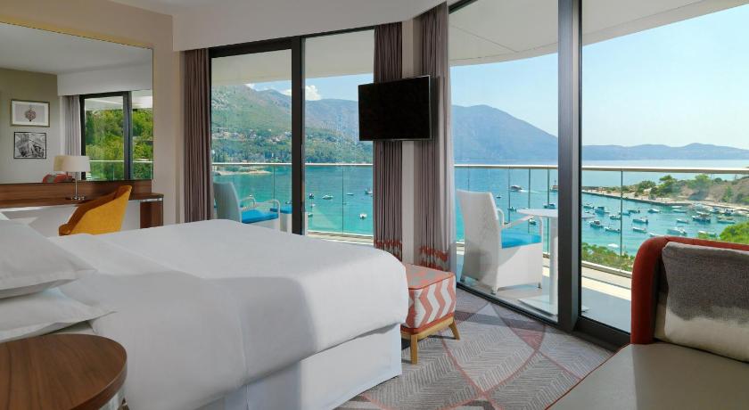 Image of the riviera suite, 1 bedroom suite, 1 king, sea view, balcony 0