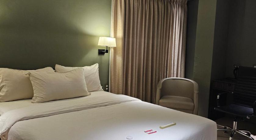 Image of Deluxe Room 10