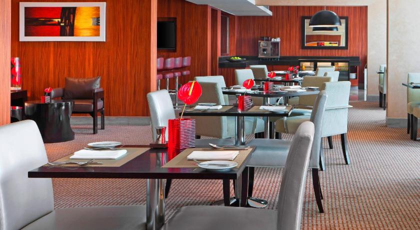 Image of Club lounge access, Guest room, 1 King 11
