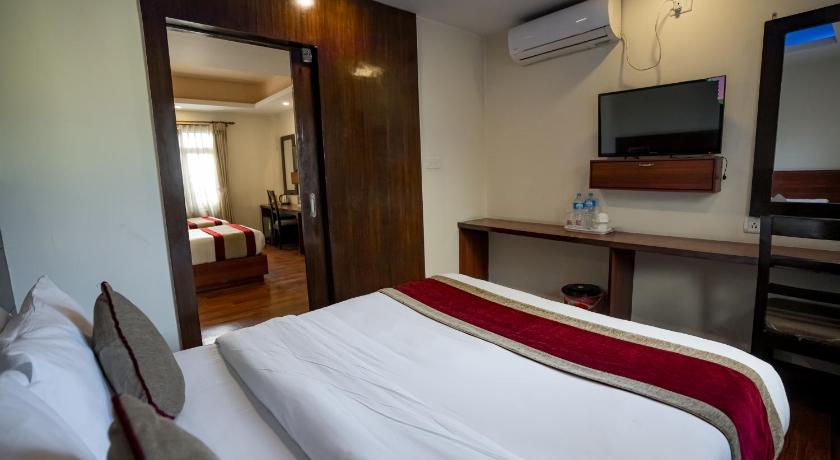 Image of Deluxe Family Suite with Free Airport Pickup 3