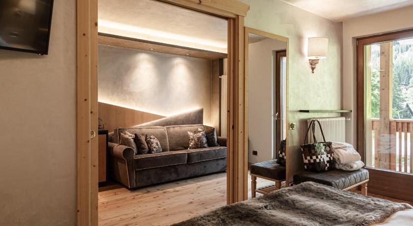 Image of Superior Suite 5