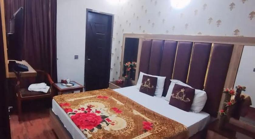 Hotel Royal Galaxy - image 9