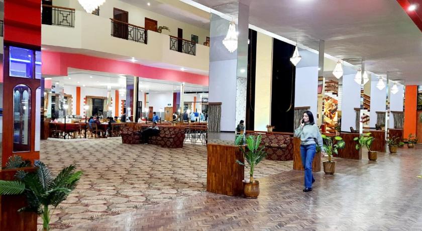 The Monarch Hotel - image 10