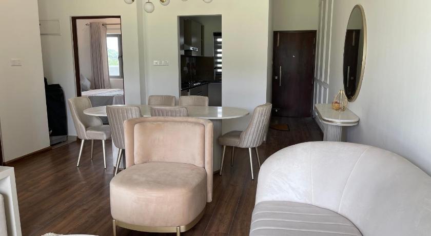 Luxury Golf Apartment