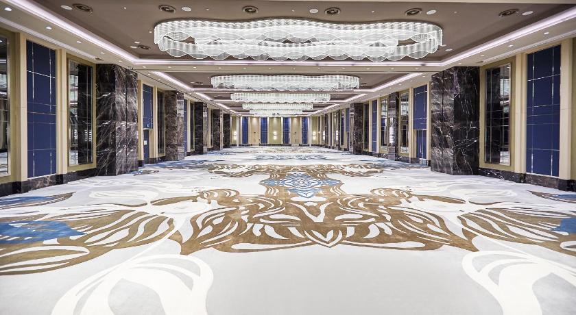 Wyndham Grand Istanbul Levent - image 10