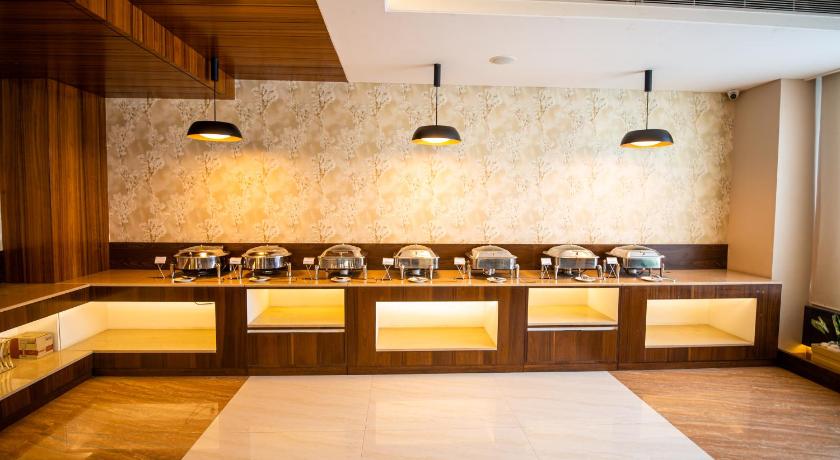 Pristine Hotel - image 5