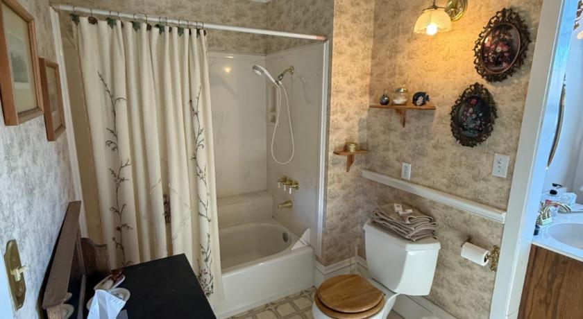 Susanville (CA) Roseberry House Bed and Breakfast 4-Star Accommodation room