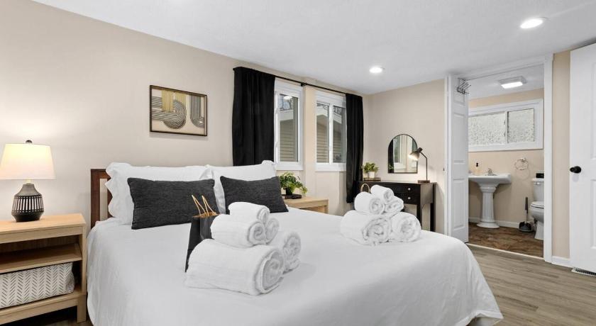 克里布科尔 Comfort Cabin - 2BD Family Getaway in Creve Coeur 4星级 住宿 套房