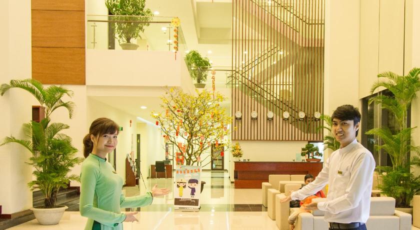 ダナン Danang Han River Hotel ホテル プール