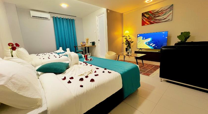 CheritaLah Stay - image 3
