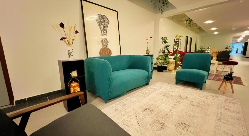 CheritaLah Stay - image 5