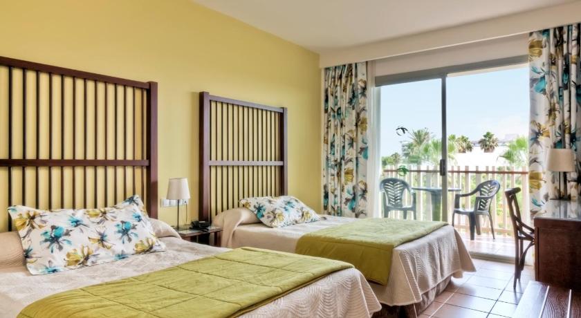 PortAventura® Hotel Caribe - Includes PortAventura Park Tickets