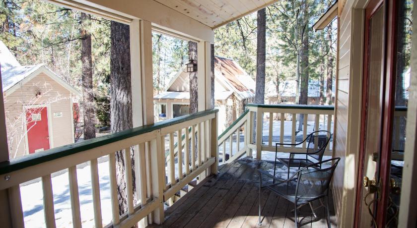 Sleepy Forest Cottages Lodge Big Bear Lake Ca Deals Photos