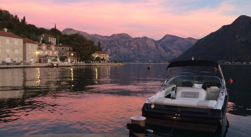 Beachfront Villa Perast photo