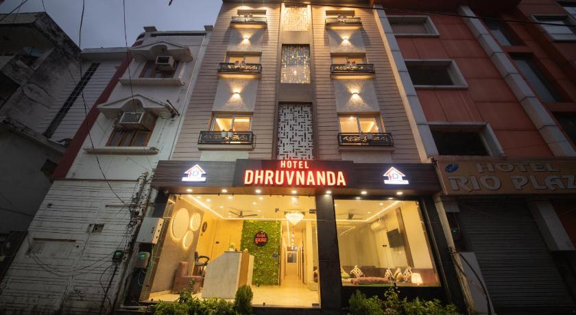 Perfectstayz Dhruv Nanda - image 4
