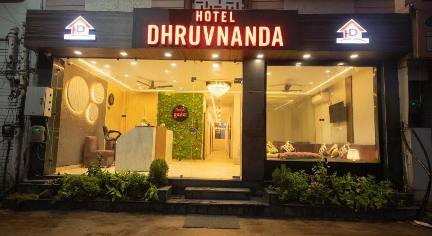 Perfectstayz Dhruv Nanda - image 12