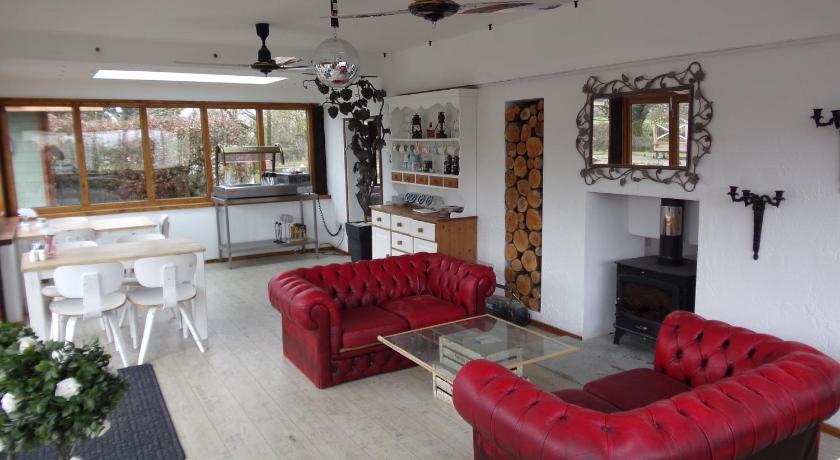 Barton Gate Farm - image 14