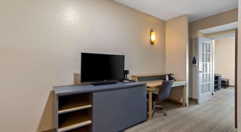 Image of One-Bedroom Suite 3