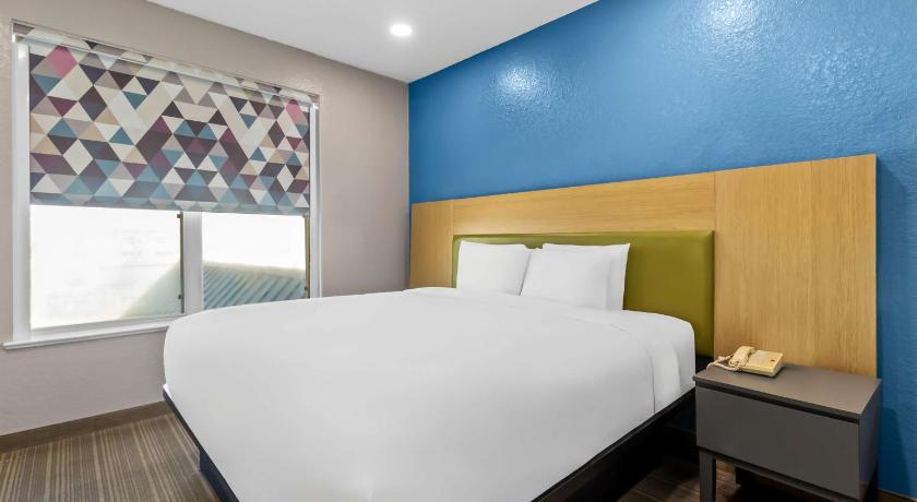 Image of One-Bedroom Suite 0