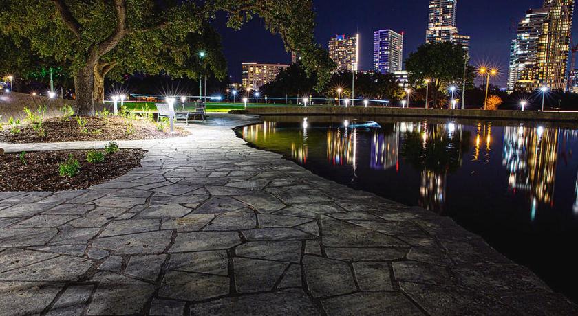 Austin Amazing New Oasis ,Hot Tub,Tvs in Rooms,Downtown 3-Star Accommodation room