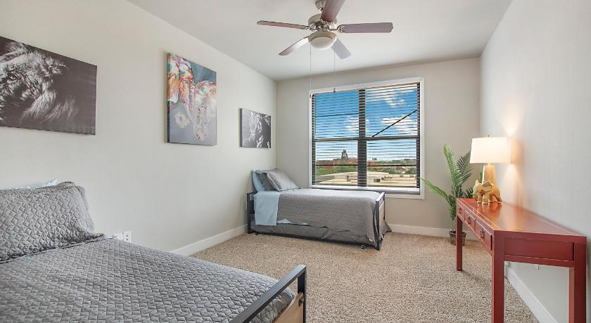 포트 워스 (TX) Cowboy Live, Laugh, & Loft Fort Worth 2 bedroom Loft Downtown 4성급 숙소 수영장