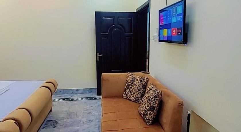 Every lodge guest house - image 7