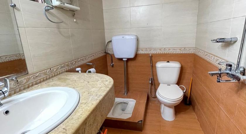 Every lodge guest house - image 9