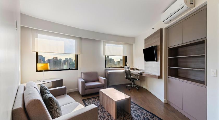 Image of 1 King and 2 Twin 1 Chair Bed 2 Bedroom Suite 4