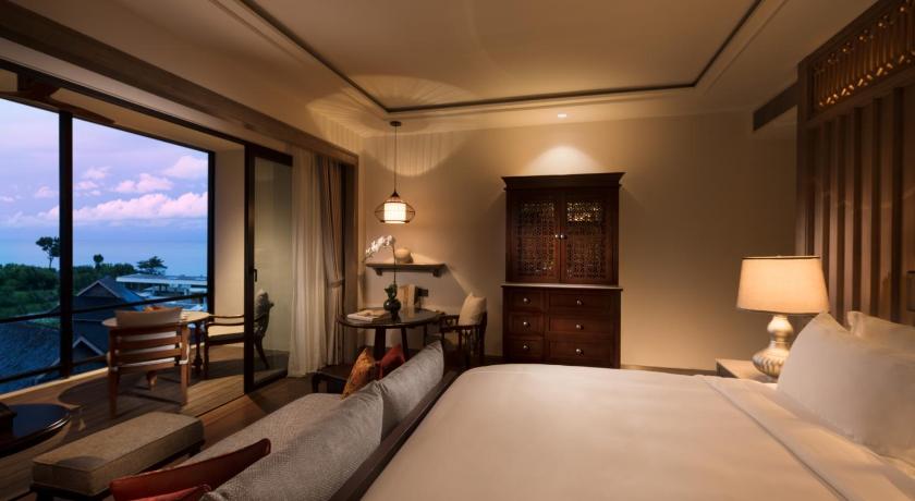 Image of Executive Sunrise Sea Facing Balcony Room 3