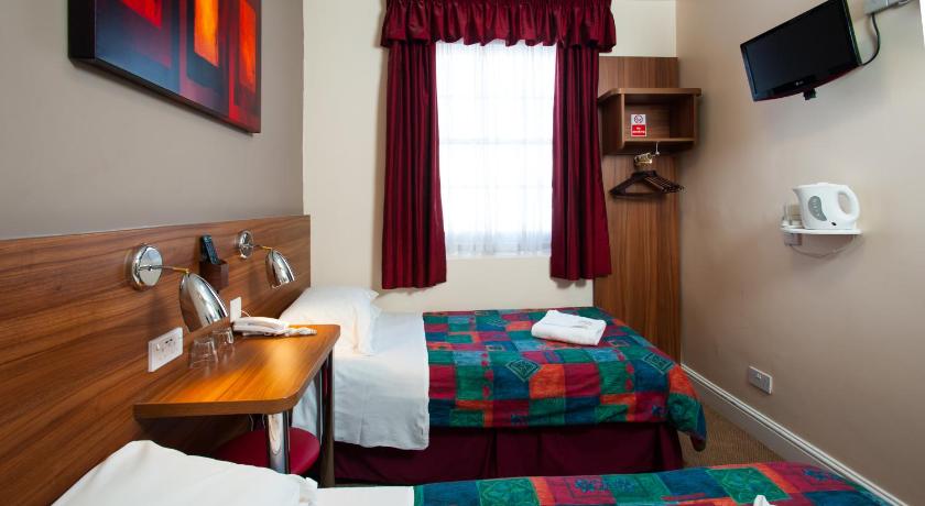 Immagine di Camera Doppia con Letti Separati (Twin Room) 13