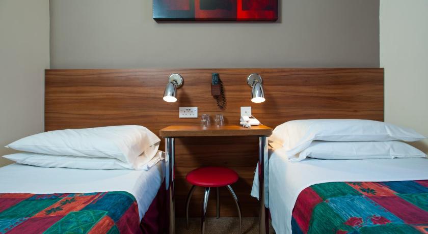 Immagine di Camera Doppia con Letti Separati (Twin Room) 11