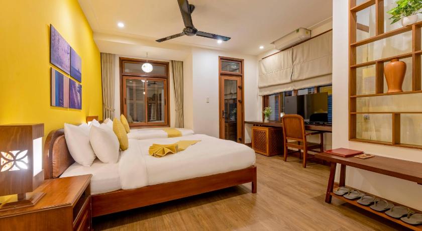 Image of Deluxe Triple Room 1