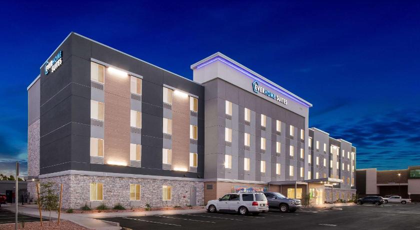 Phoenix Everhome Suites Glendale Sports Entertainment District Accommodation view