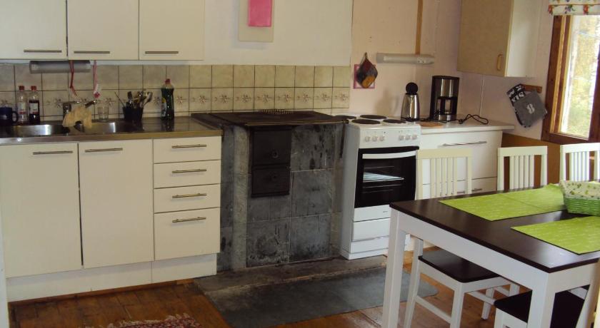 拉彭蘭塔 Makelan Lomatuvat Cottages 3星级 民宿 泳池