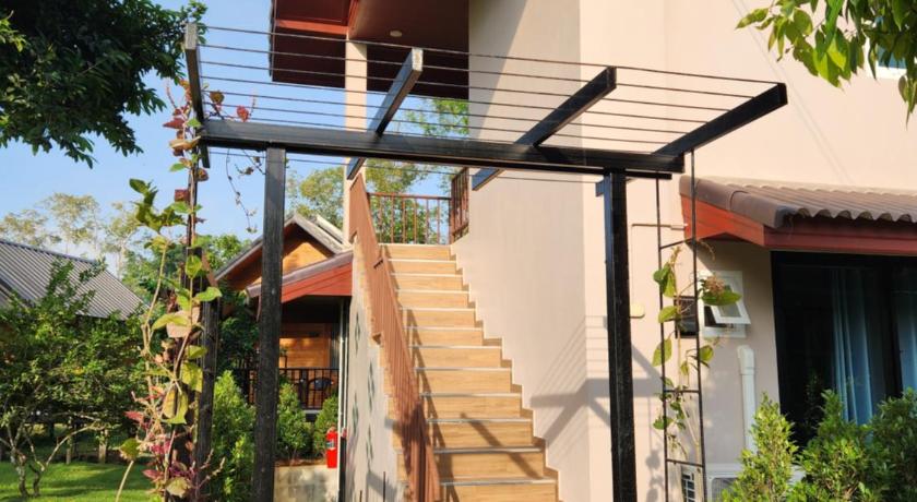 Kanchanaburi Hindad Nature Resort 4-Star Guesthouse pool