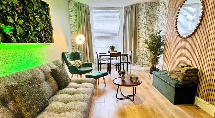 Best Deal Comfy Central & Chic 1 bed apartment in Plymouth
