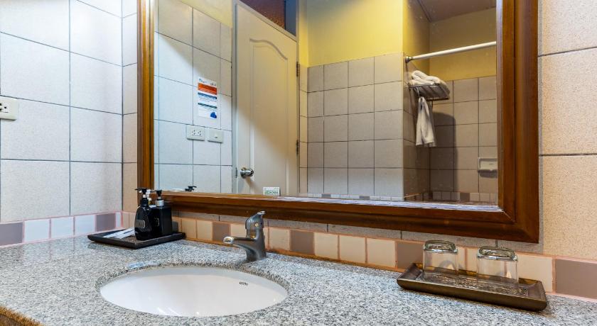 Image of Deluxe Twin Room 10